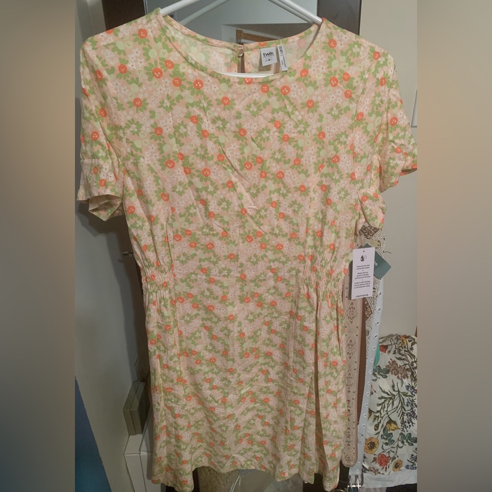 TWIK BY SIMONS 100% VISCOSE FLORAL DRESS 18” PTP